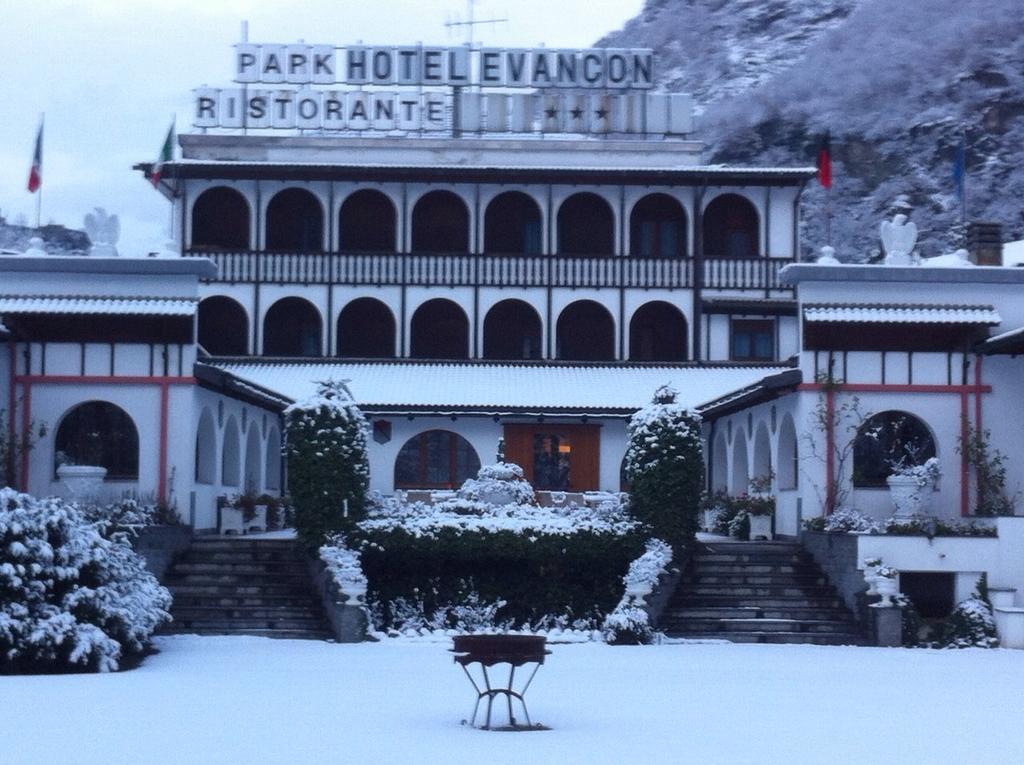 Park Hotel Evancon Verrès Esterno foto